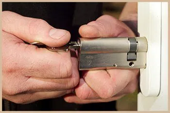 Elite Locksmith Services Boca Raton, FL 561-692-4693 Elite Locksmith Services Boca Raton, FL 561-692-4693 - 1-locksmiths